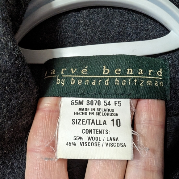 Harvé Benard | Vintage Wool Coat - Picture 4 of 6